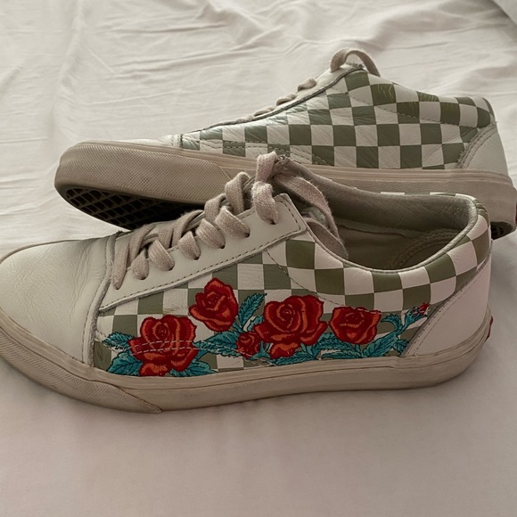 vans grey roses